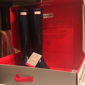 BRAND NEW WITH TAGS HUNTER BOOTS